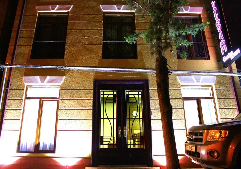 Hotel Garden House Tbilisi Bagian luar foto